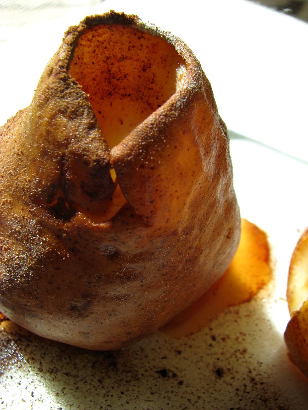 What a simple, easy baked pears recipe! Works great on Trim Healthy Mama (E). Also perfect on the GAPS, SCD and Paleo/Primal diets. It only uses three ingredients, and is perfect for Fall!