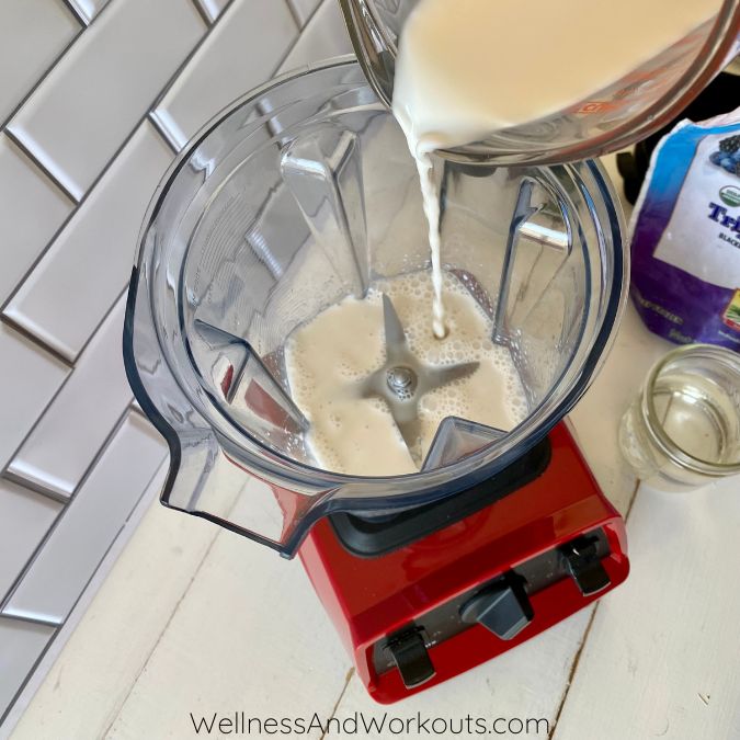 frozen fruit smoothie for weight loss with almond milk