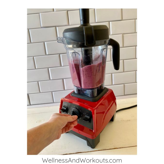 Frozen Fruit Smoothie for Weight Loss with Mixed Berries