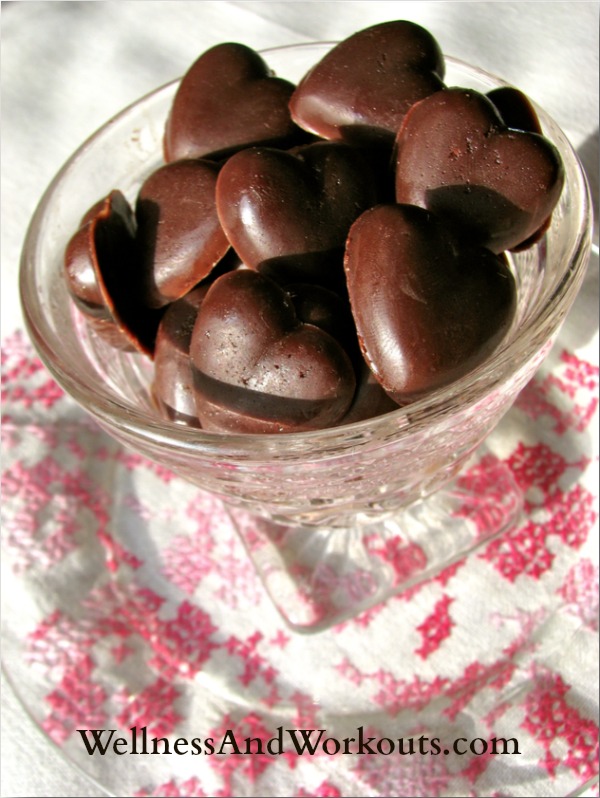 Want to know how to make homemade chocolate? This kind is made with coconut oil and honey. It's great for making your own candy bars, diy chocolate chips, (for the best chocolate chip cookies!).